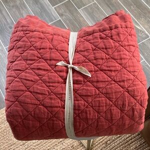 Pottery Barn Belgian Flax Linen Diamond Quilt